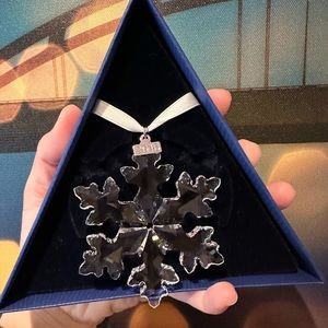 2016 snow flake ornament